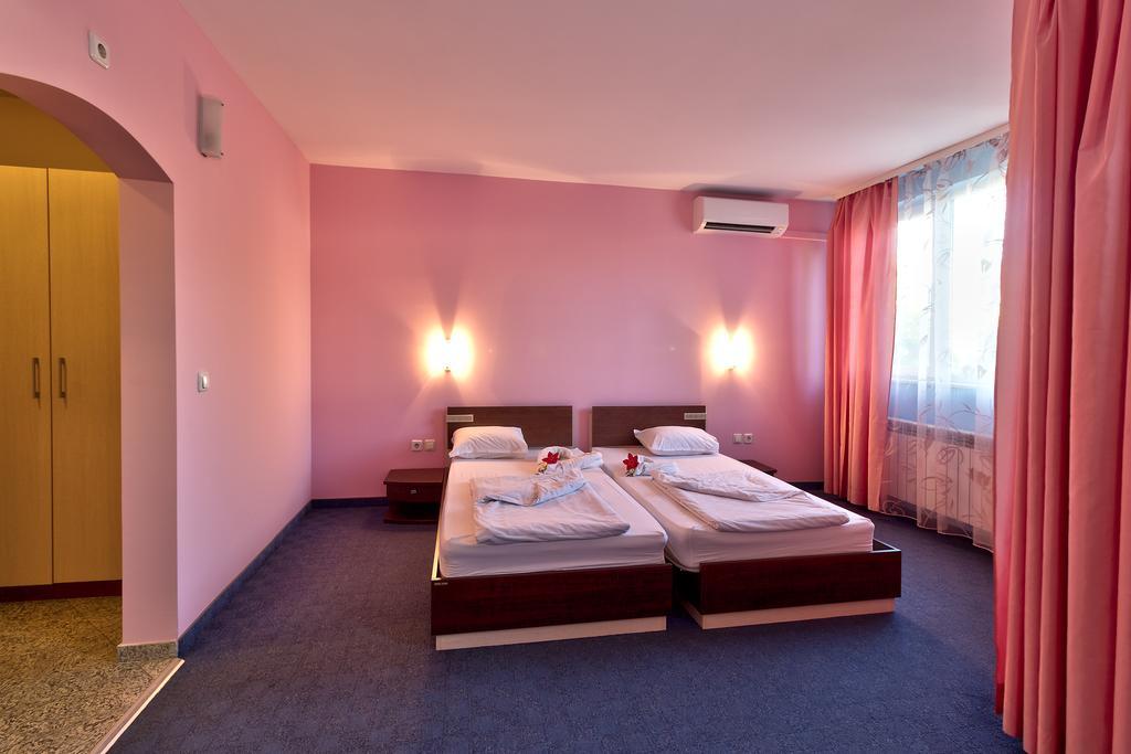 Family Hotel Gabrovo Extérieur photo