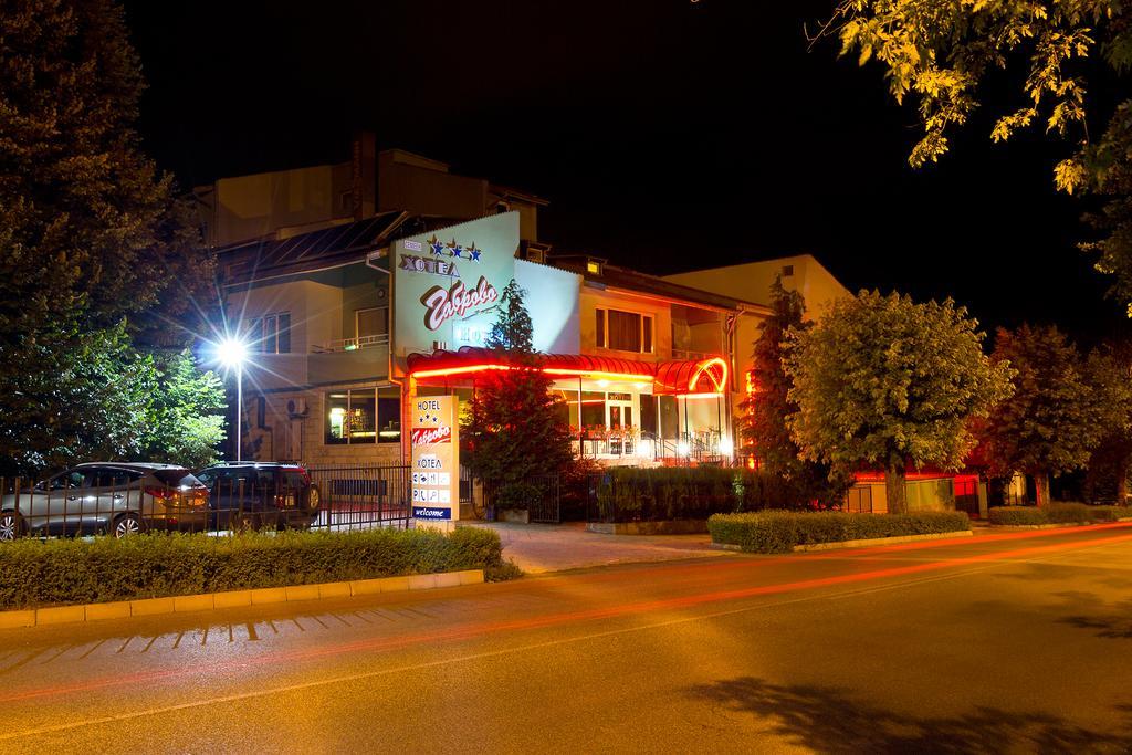 Family Hotel Gabrovo Extérieur photo